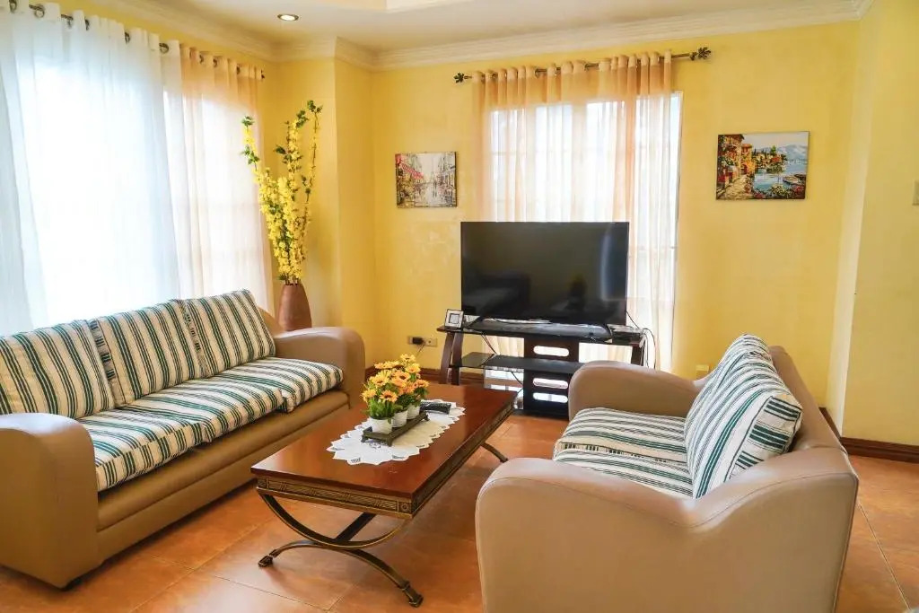 Charming Tagaytay Vacation Home