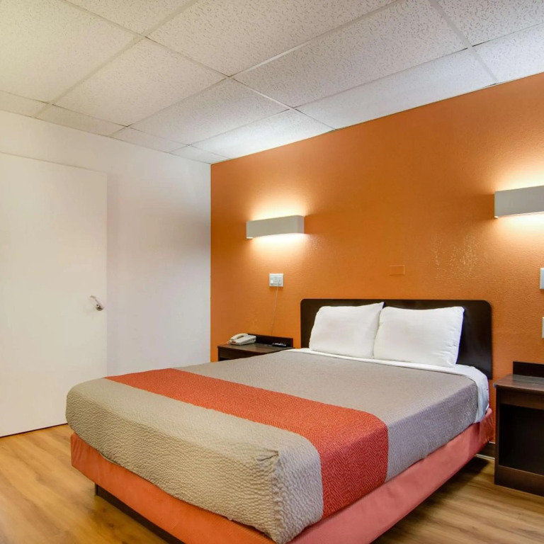 Motel 6-Salina, KS