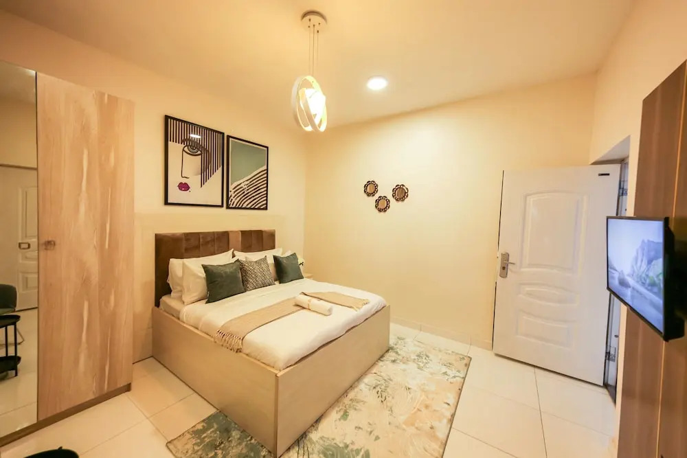 George Residence Osapa