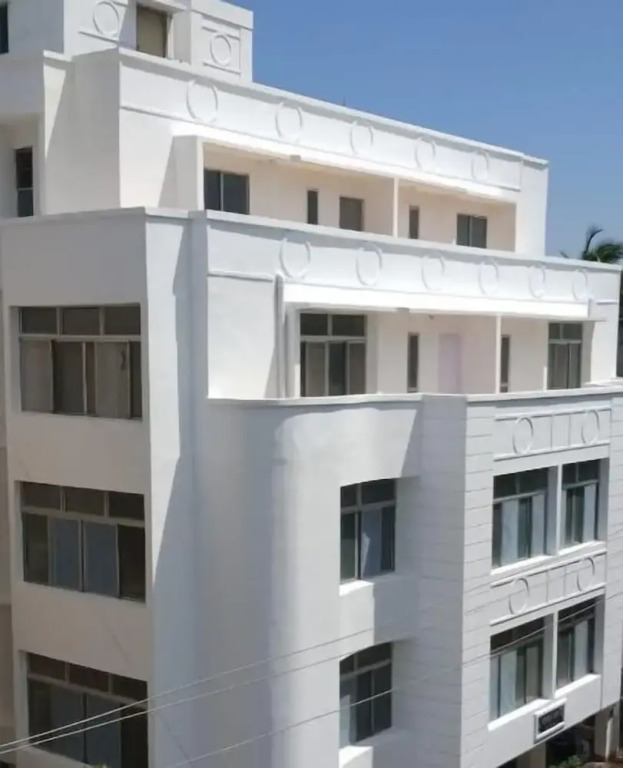 Hotel Alohi Grand