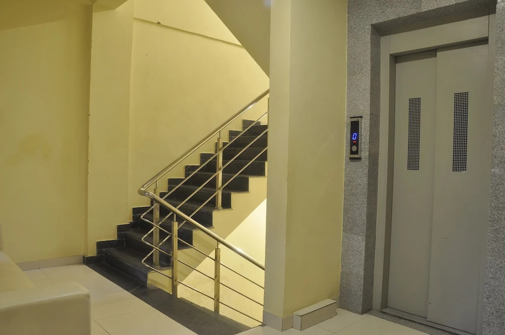 JK Rooms 126 Parashar Legacy - Opp Railway Station