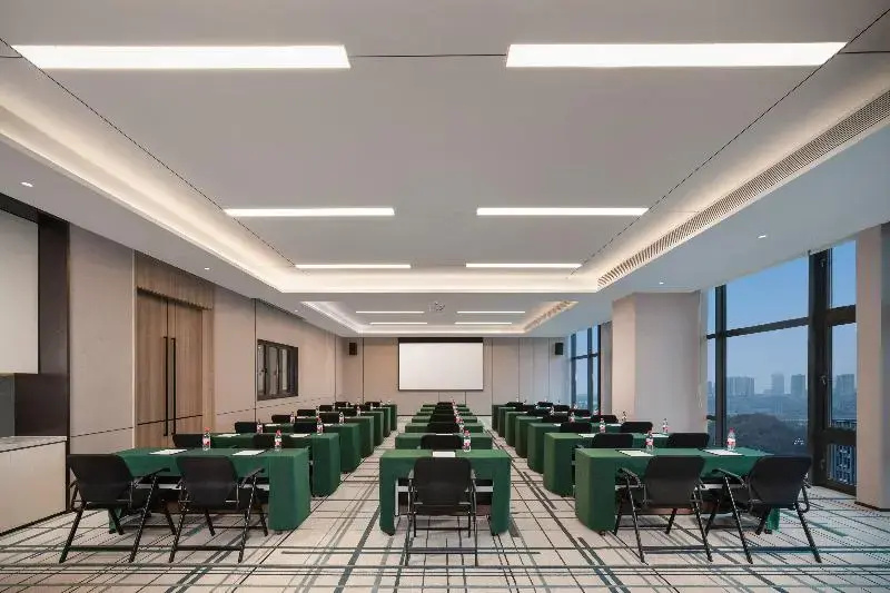 Holiday Inn Express Chongqing Central Park