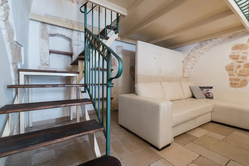 Suite 38