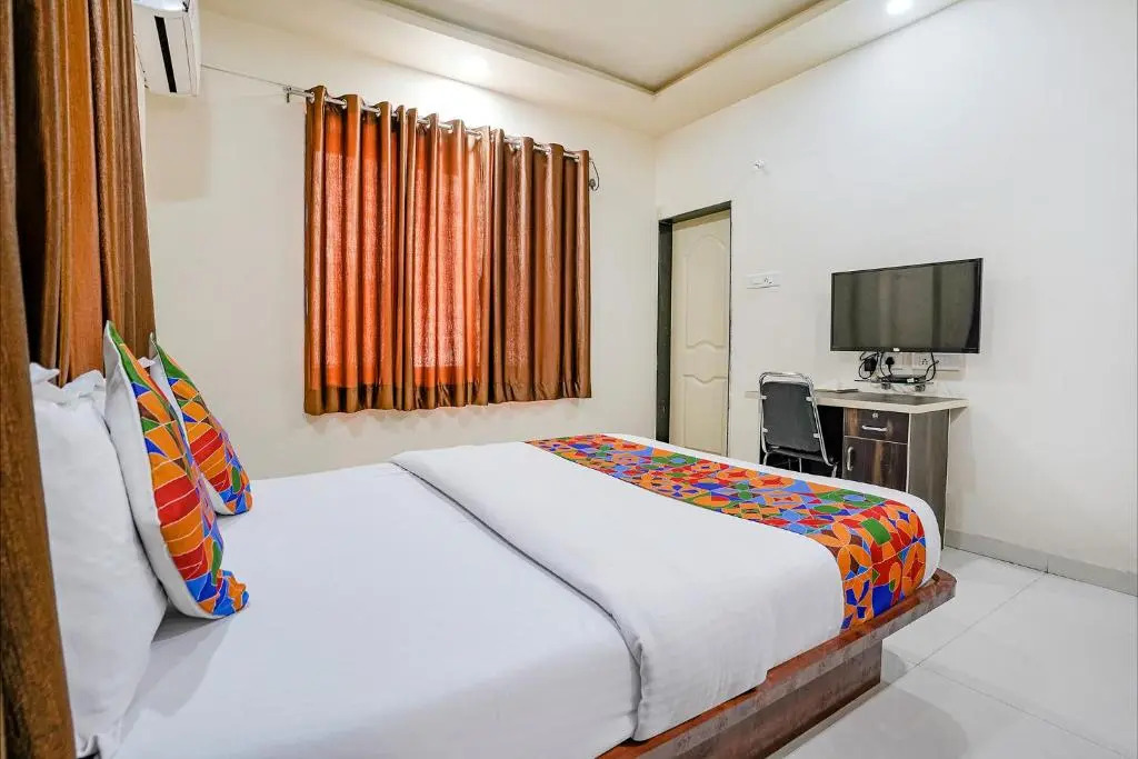 Fabhotel Himalay Guest House