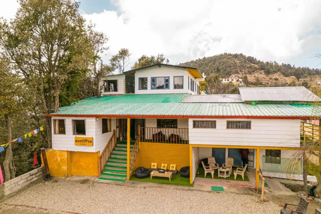 Lushtree Backpackers - Hostel & Cafe