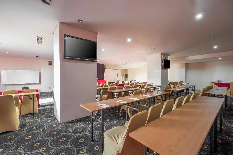 OYO 635 Lynt Hotel Makassar
