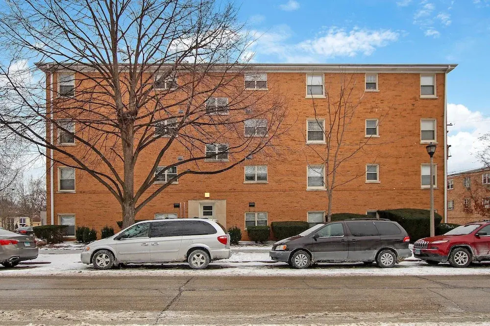Skokie 1BR Gem - Davis