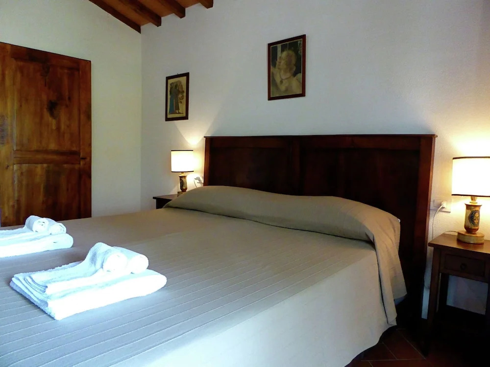 Lovely Holiday Home in Panzano With Swimming Pool