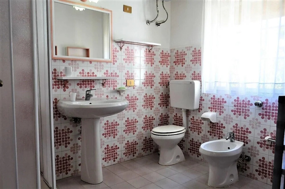 Casa Aisha con ampio giardino sul mare