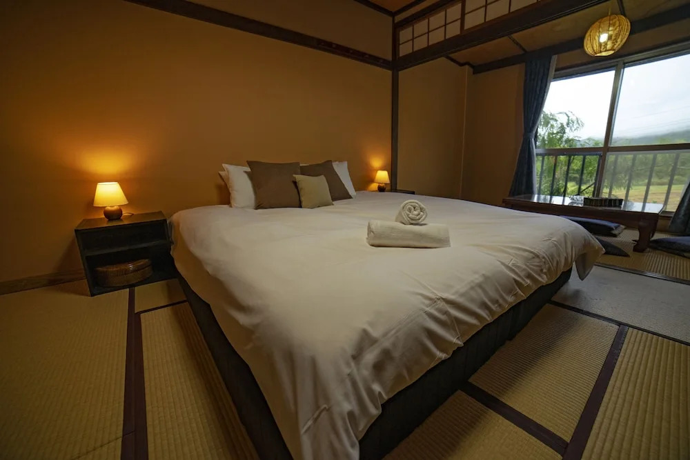 HA-MON Slope Side Hotel and Private Chalet