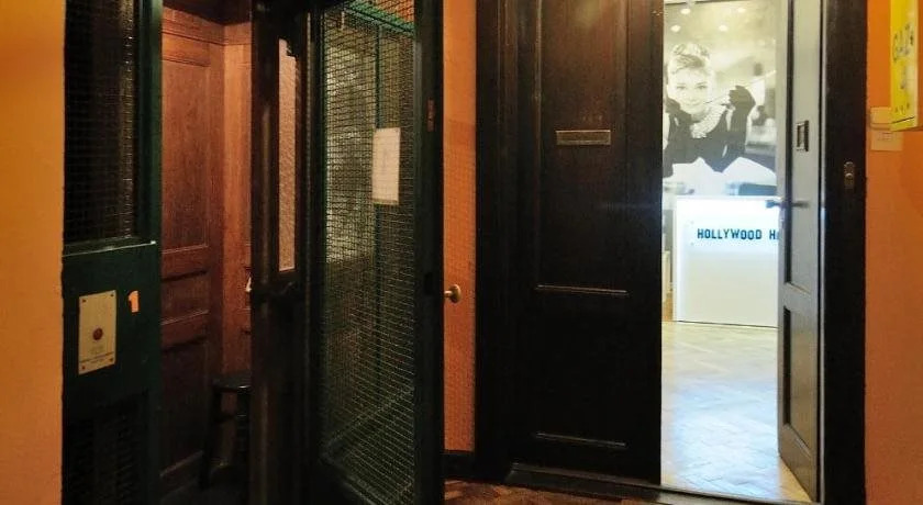 Hollywood Hostel