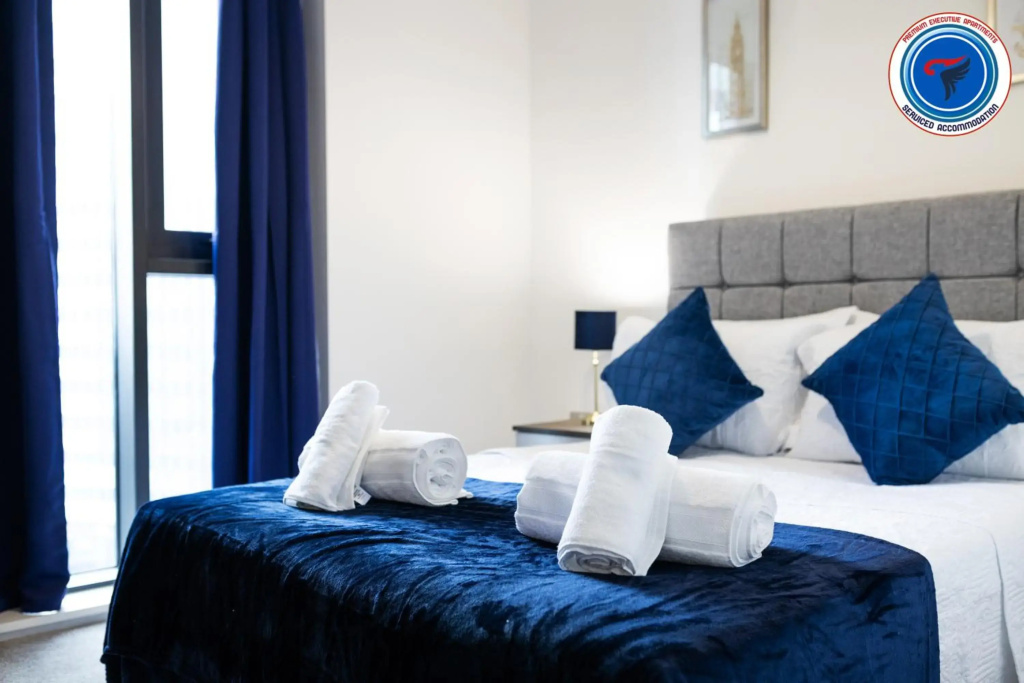50 PERCENT OFF FOR MONTHLY AND WEEKLY STAYS, PERFECT FOR LONG STAYS FOR FAMILIES , BUSINESS, LEISURE & RELOCATIONS - 2 Bedroom at Premium Executive Serviced Apartment Birmingham - Free WiFi, Free Parking- Sheraton View