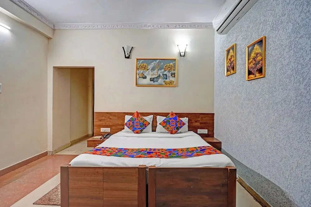 FabHotel Sandalwood Vibes