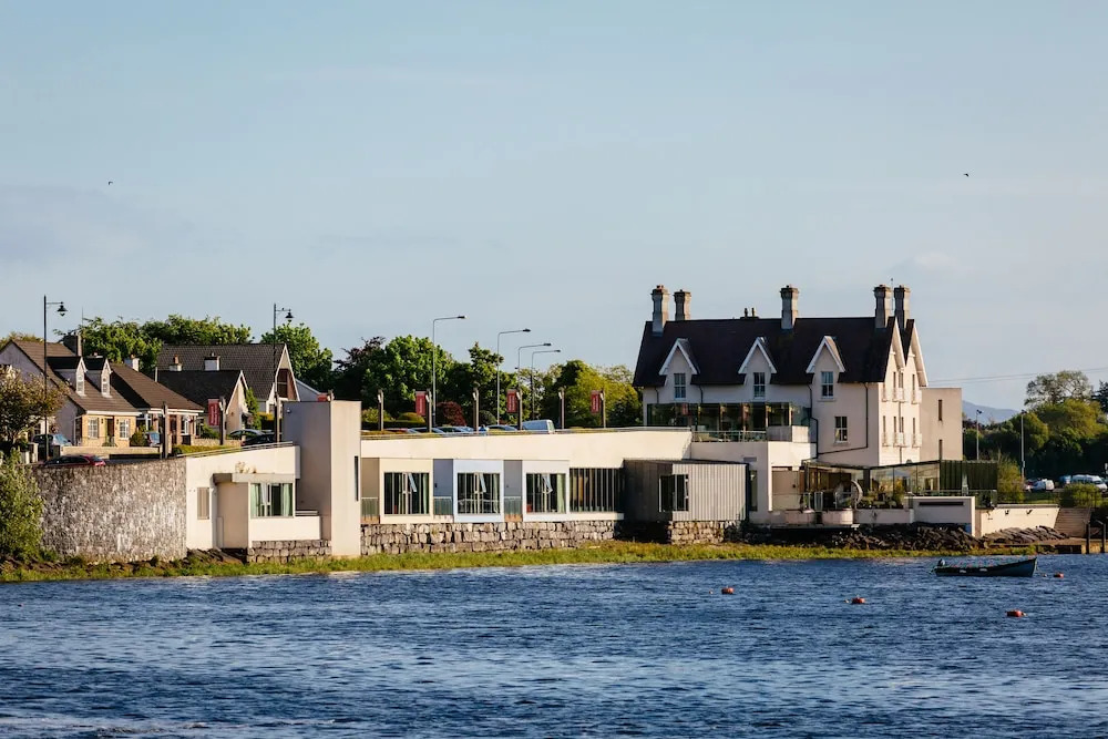 Ice House Hotel