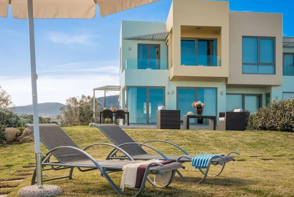Artemis beachfront villa - on the Waves