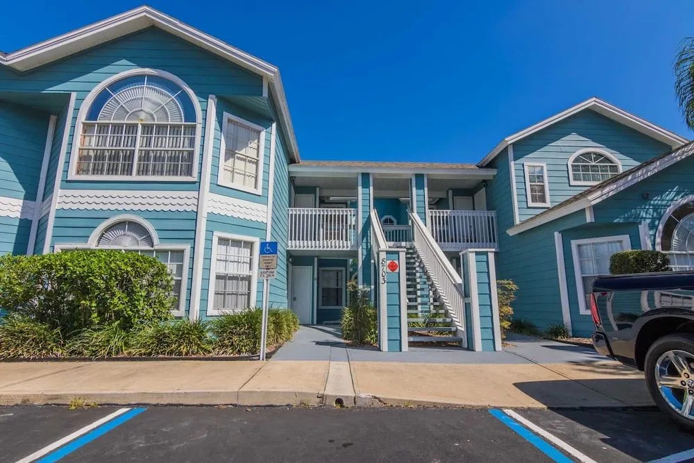 Villas at Island Club 8703