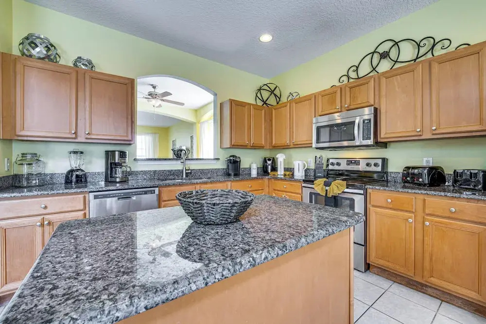 5 Mi to Disney: Ideal Family Getaway w/ Theater!