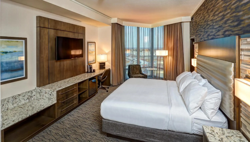 Mystic Lake Casino Hotel