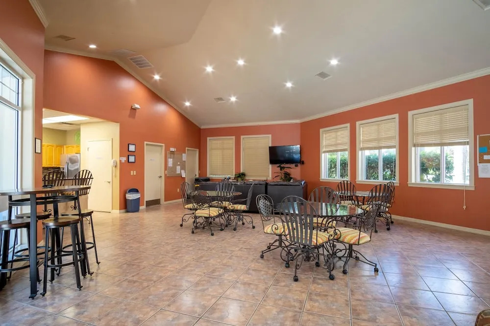 4-206 Ocean Walk - 2 Br Condo