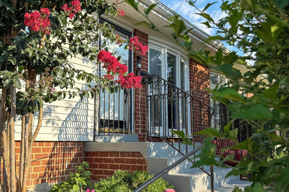 Charming Boutique Home in West End Alexandria!