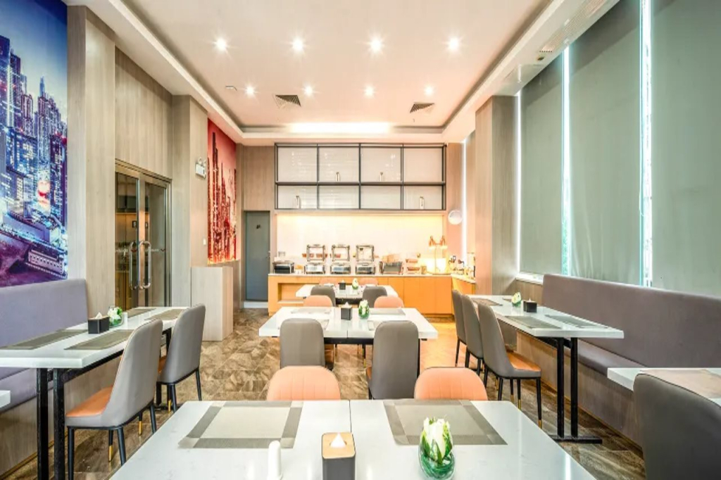 Echarm Hotel (Zhuhai Qinglü Road Riyuebei Grand Theatre)