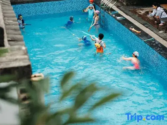 Chaji Shanju Holiay Hotel (Nanjing Laoshan Bulao Village Store)