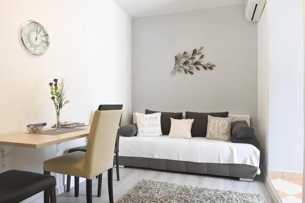 Karlo apartments