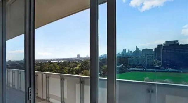 Astra Apartments - St Kilda Rd