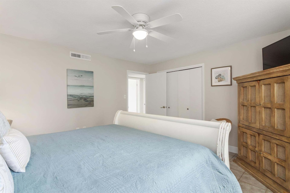Shoreline Towers 2026 3 Bedroom Condo