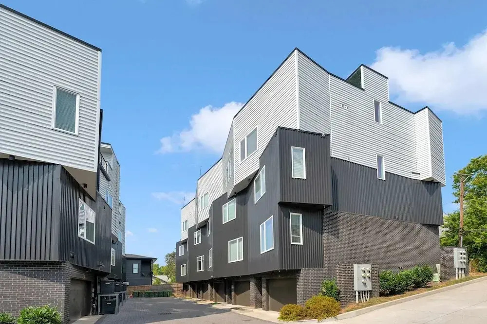 Elvis-themed 13 Beds Rooftop City Views