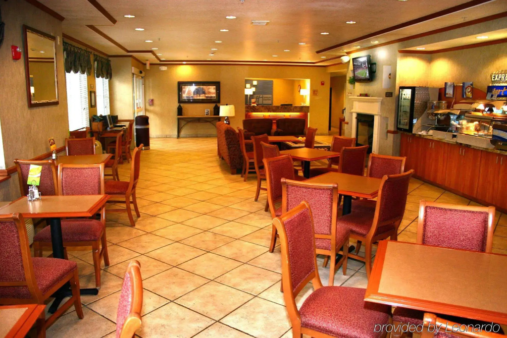 Holiday Inn Express Peoria North - Glendale by IHG