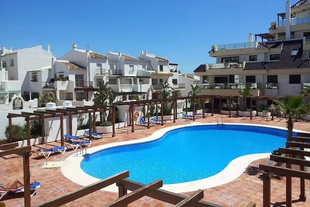 Apartment Marina del Castillo pool view