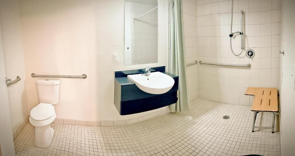 Studio City Suites, A Travelodge By Wyndham