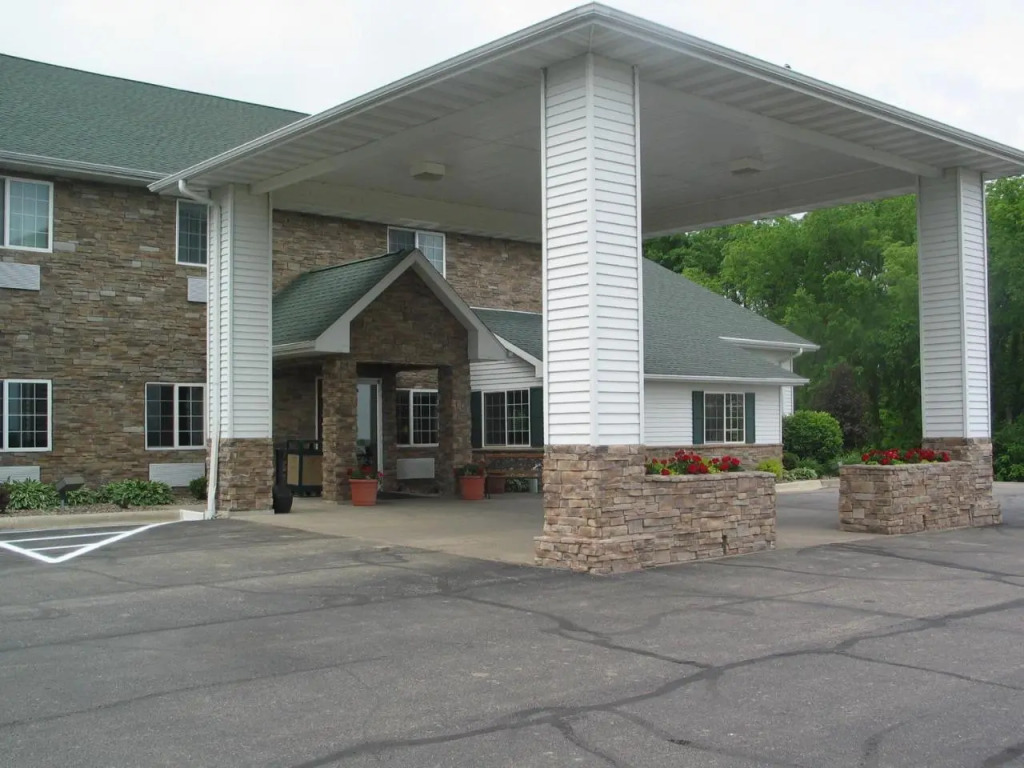 Super 8 Savanna IL
