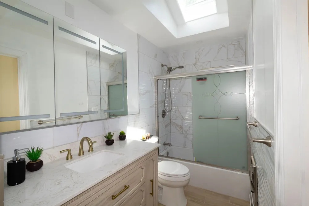 Cheerful & Beautiful 3-Bedroom Ranch
