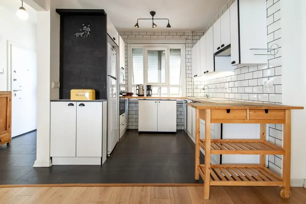 Modern Flat With Central Location in Kadikoy