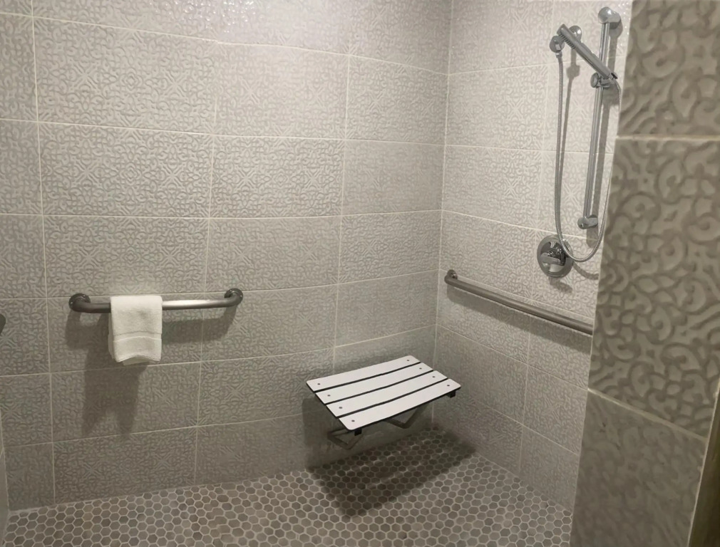 Econo Lodge Inn & Suites Near Lackland AFB
