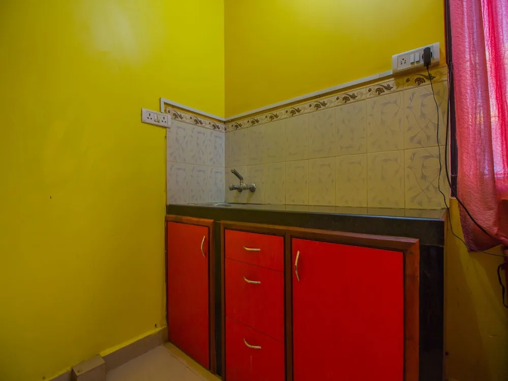 OYO 14087 Home Cheerful 1BHK Calangute