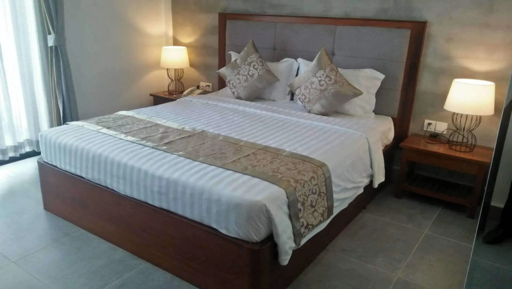 Phoenix Sea View Hotel