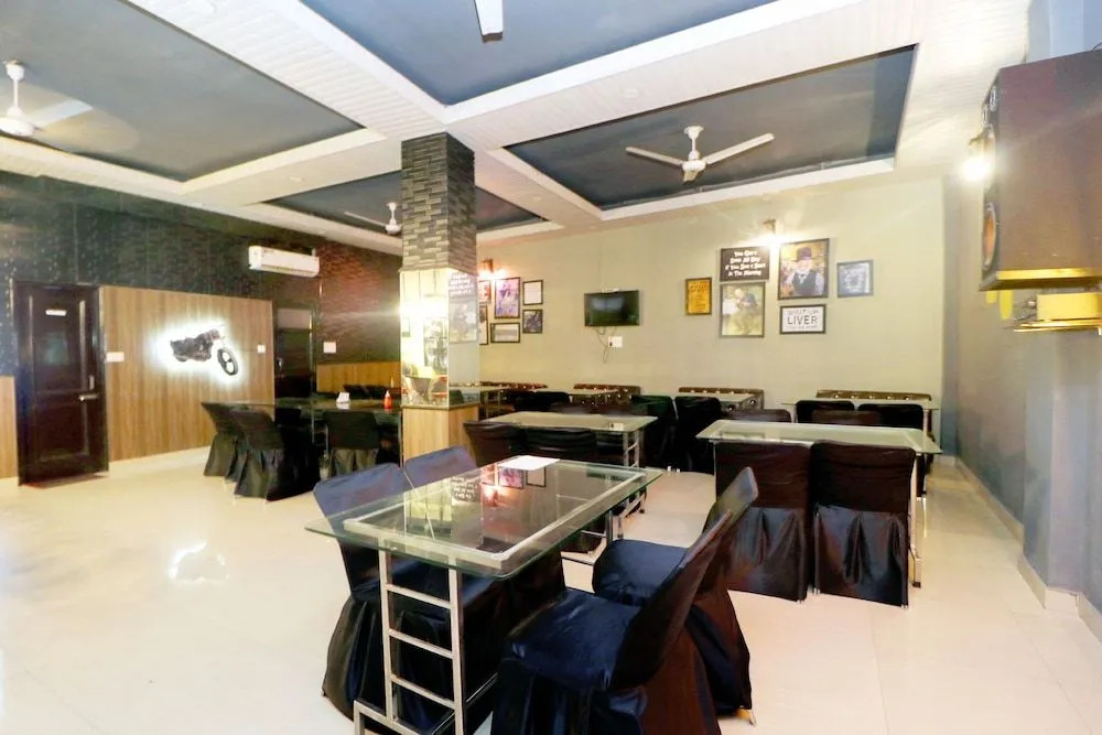 Oyo 39626 Rj Royal Guest House