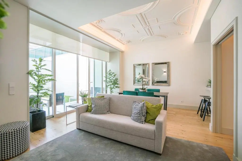 Courtyard & Elegance Apartment
