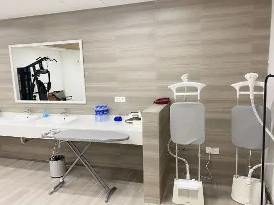 MQ Hotel (Chengdu Kuanzhai Alley Kuixinglou Street Branch)