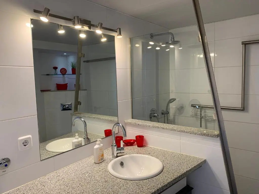 AwayDays - 802 - Incredible 1-Bed Apartment with Magical Views