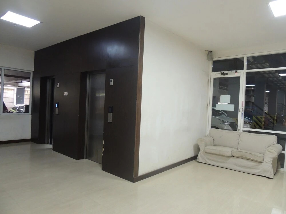 Studio Room At V Apartment