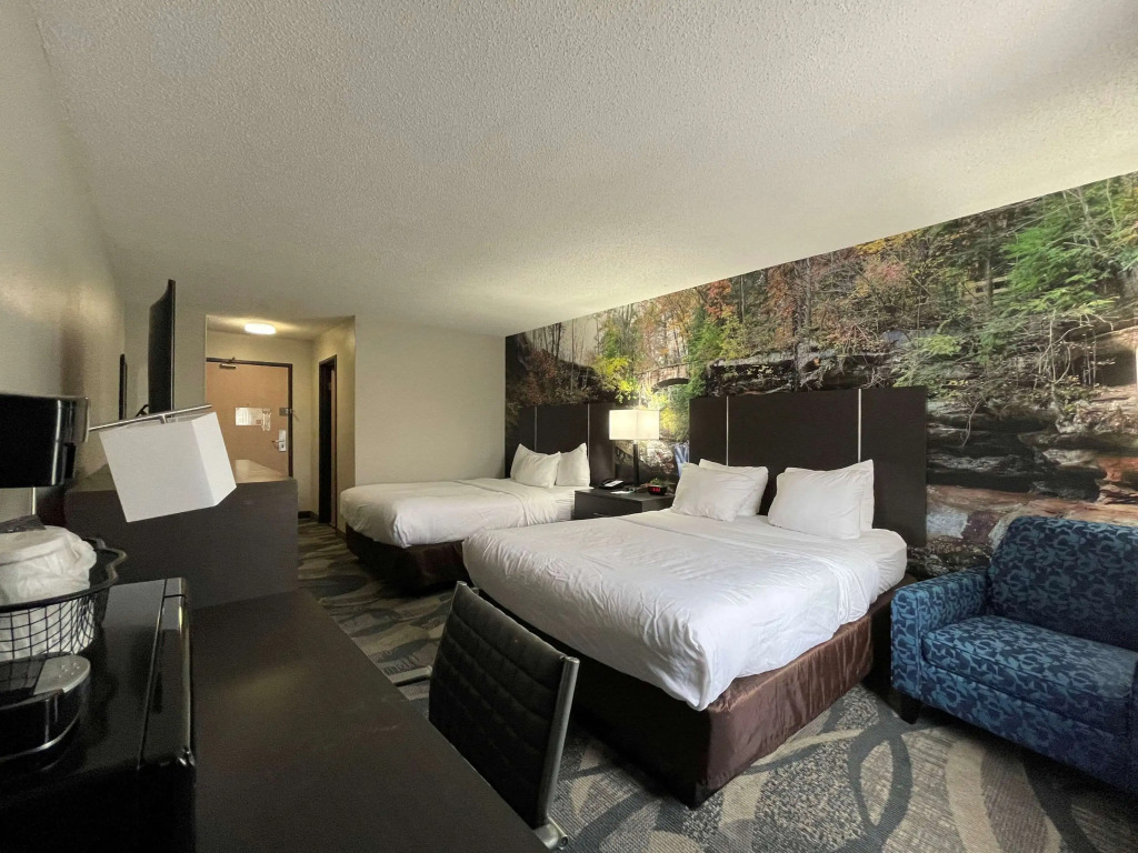 Clarion Pointe Fairborn near Wright Patterson AFB