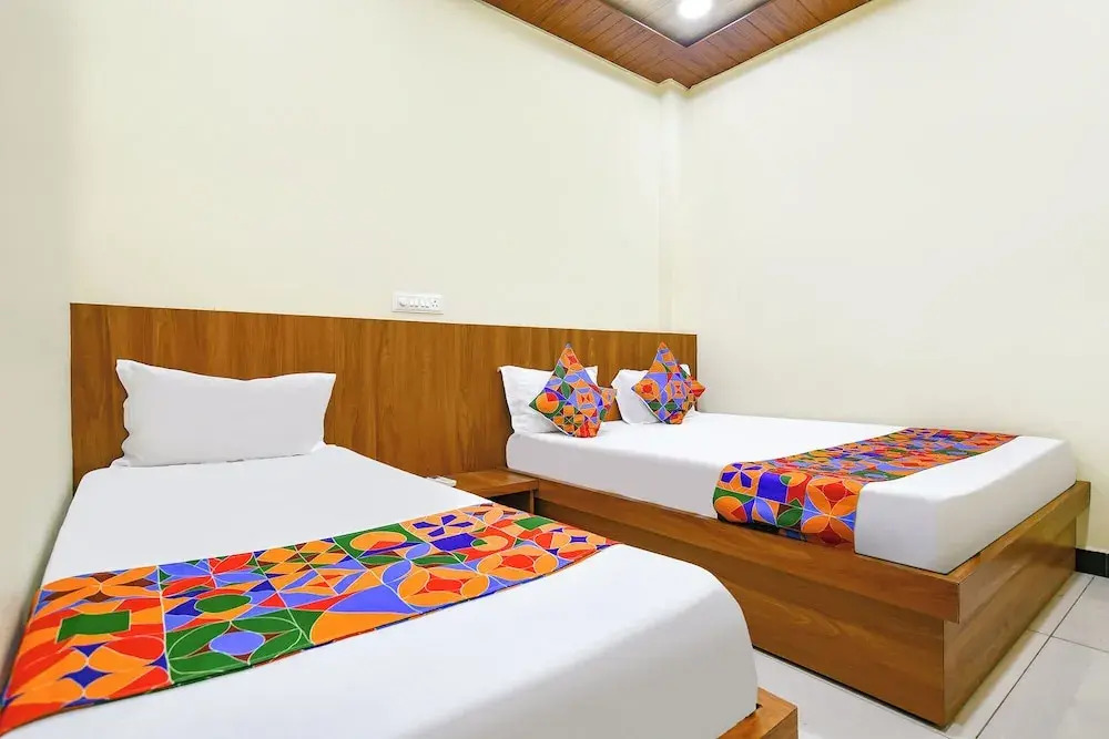 Via Ratna Palace I