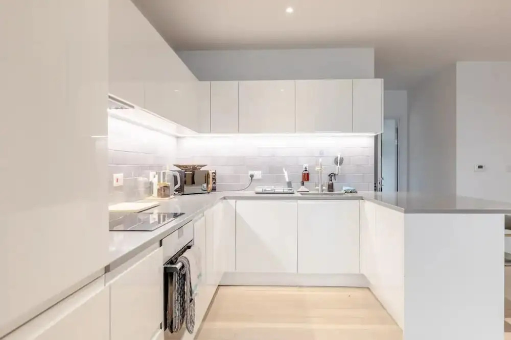 Charm & Convenience 3 Bed Near Excel London