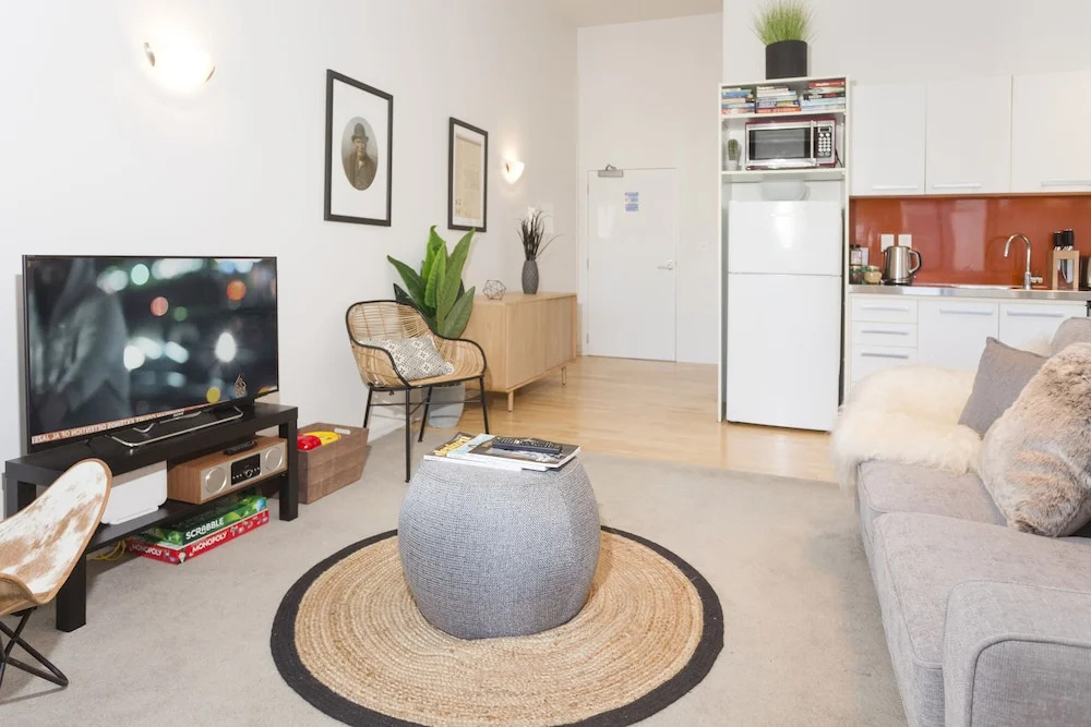 TOWNY - Top Floor Tranquility - 2 Bedrooms