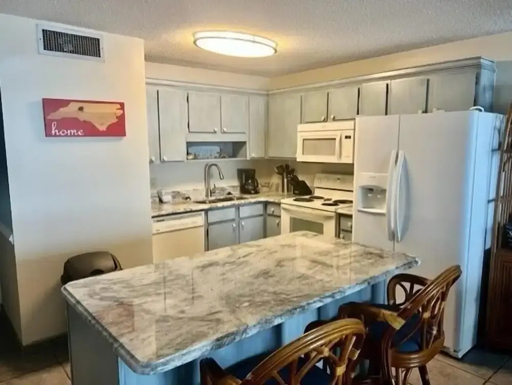 Royal Garden Resort 212 1 Bedroom Condo by Redawning