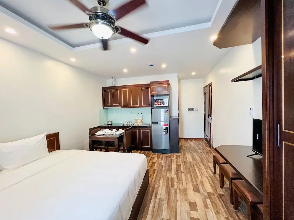 Hanoi Apartment Lac Long Quan